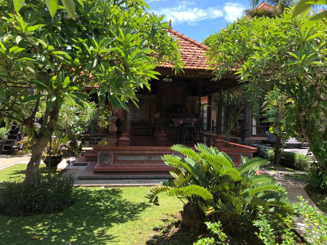 Готель D'Kubu Legian Екстер'єр фото